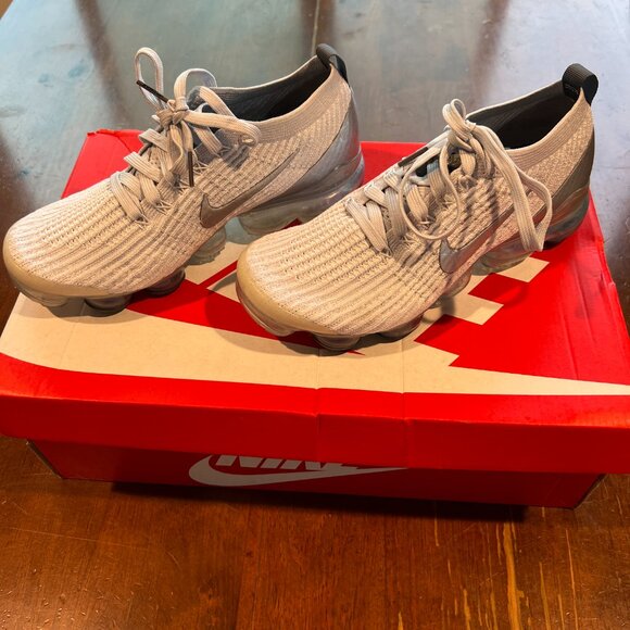 Nike Air VaporMax Flyknit 3 'White Reflect Silver' - Picture 7 of 16